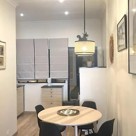 New 3bed/1ba Parisian Loft By The Eiffel Tower! *